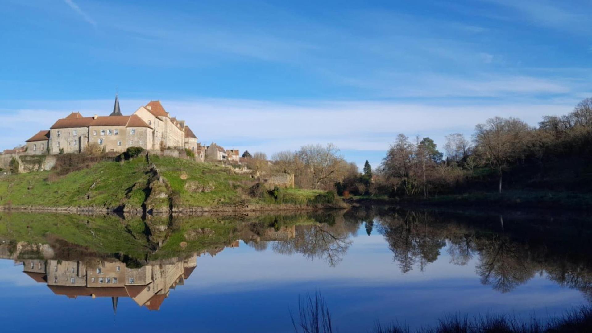 Gite "La Petite" Saint-Benoit-du-Sault المظهر الخارجي الصورة
