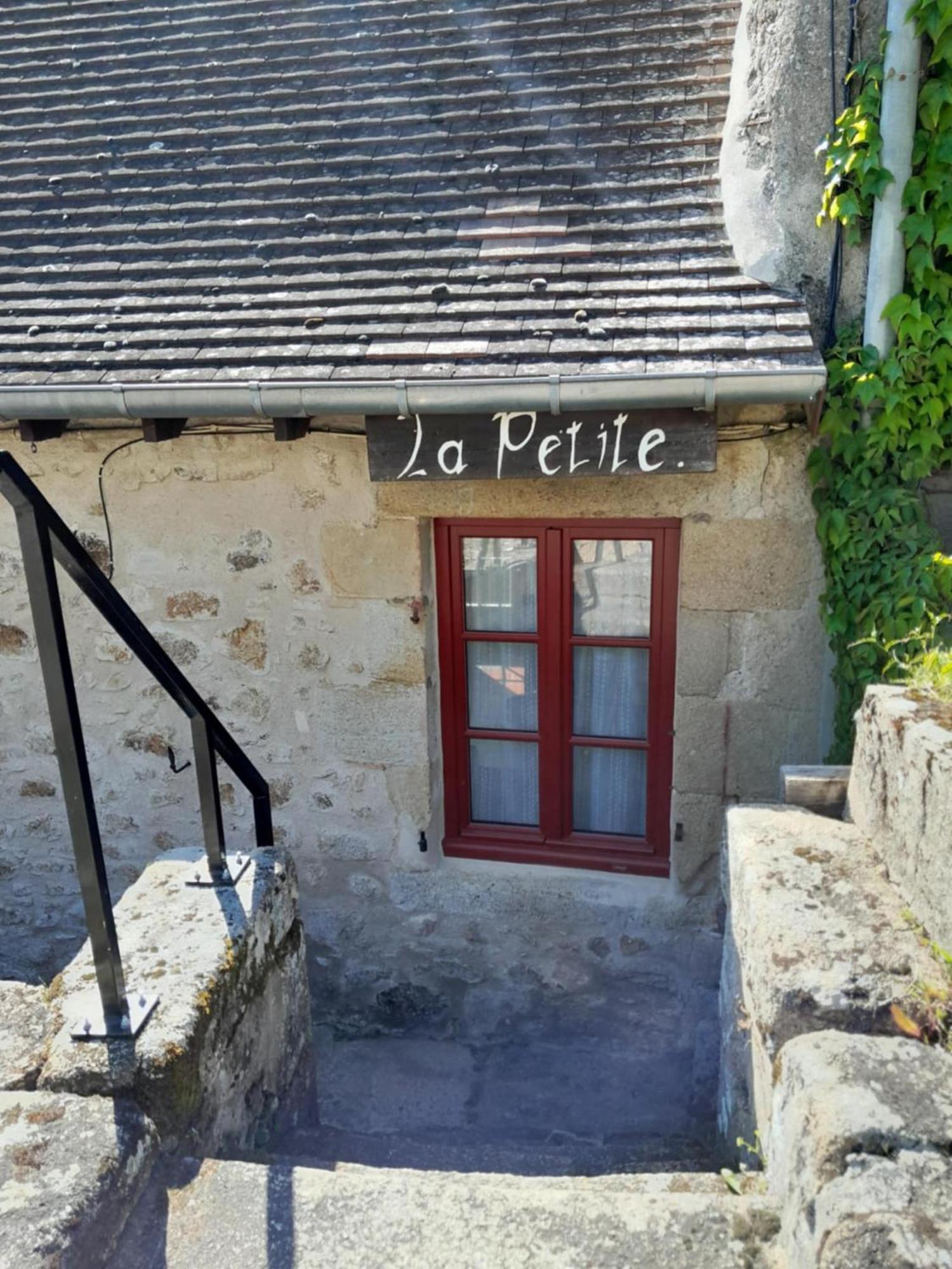 Gite "La Petite" Saint-Benoit-du-Sault المظهر الخارجي الصورة
